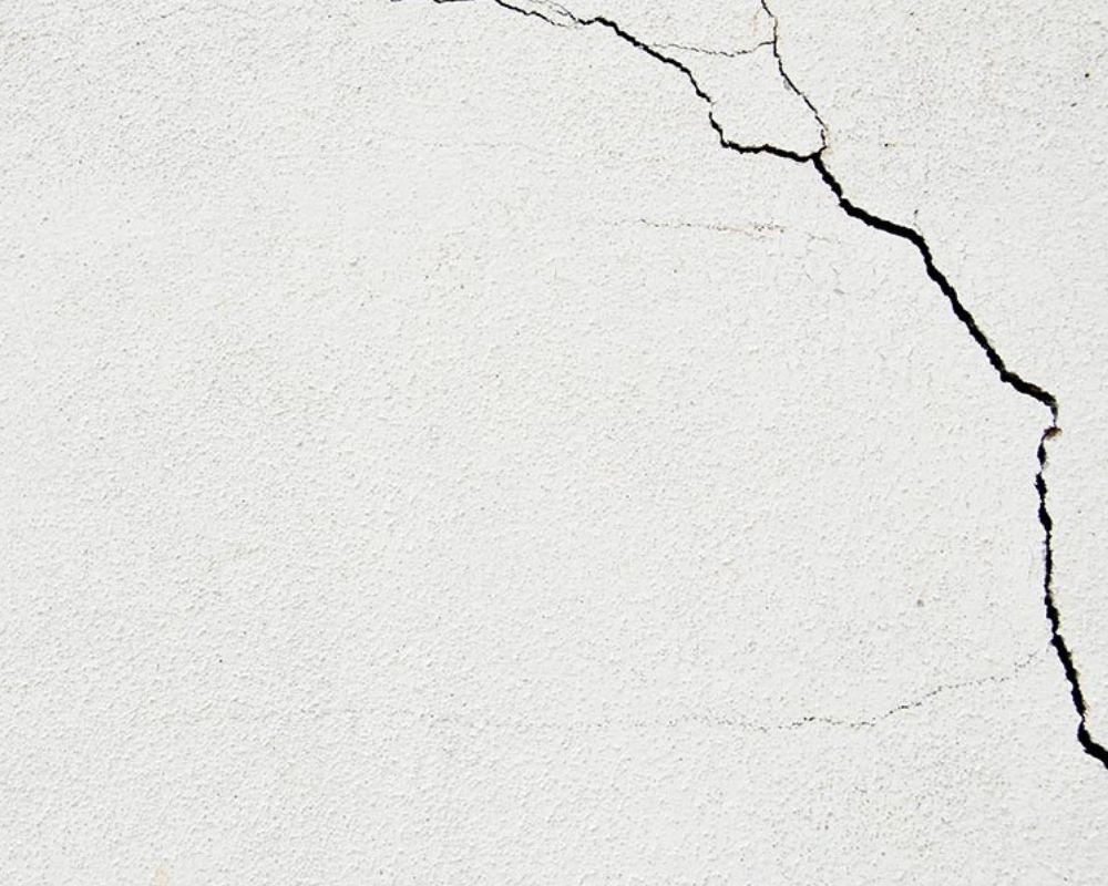 What to Do if You Notice Wall Cracks in Your Kansas City Home